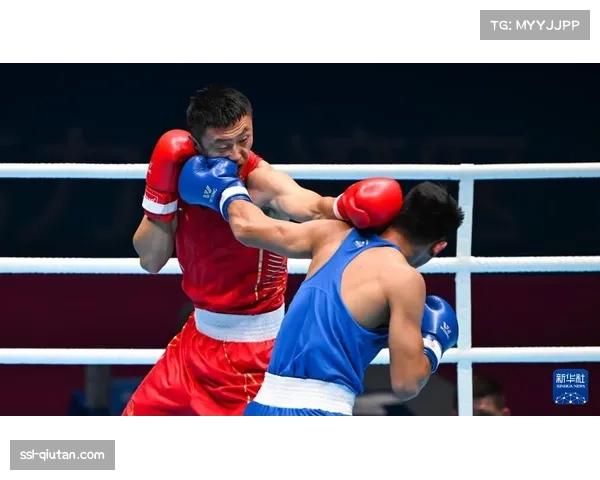 “全运会拳击男子75-80公斤级决赛,王小保前手拳控制节奏取胜”