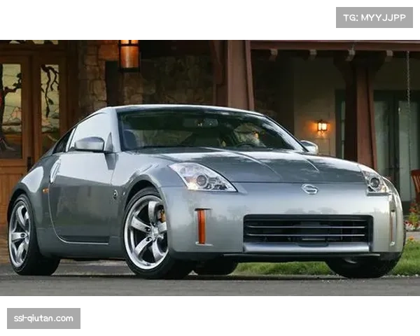 佳能公司活动日现“幸运本垒打”,奥迪车挡风玻璃被击碎